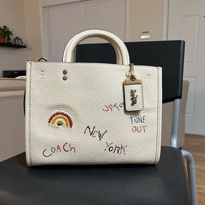 Coach Rogue 25